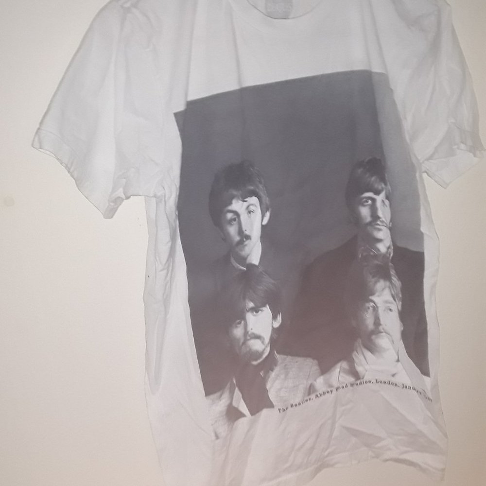 Beatles Men's T-Shirt Size Small Used